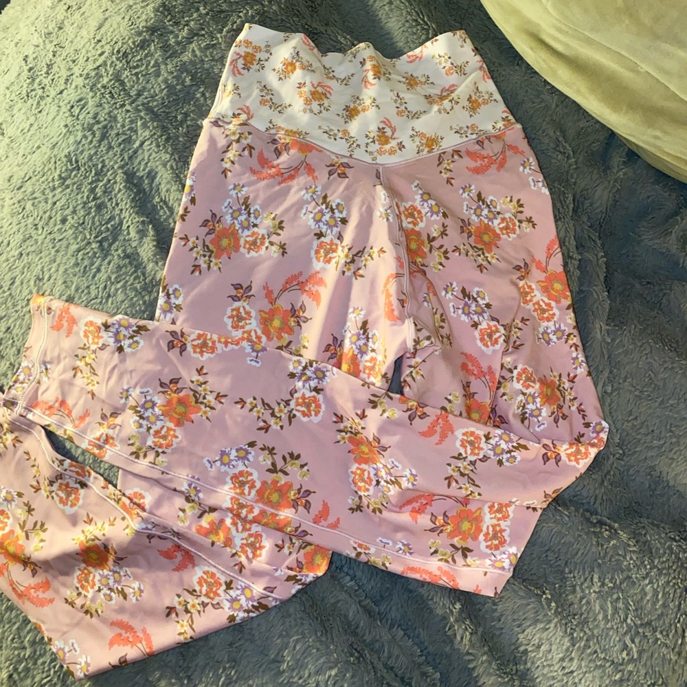 Pink floral offline by aerie crossover leggings